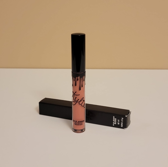 COPY - Kylie Jenner "Cupcake" Gloss - NIB - Picture 1 of 4